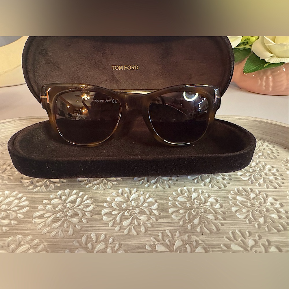 TOM FORD SUNGLASSES CARY FT0058 NEW MENS WOMEN’S UNISEX BROWN
W/ CASE